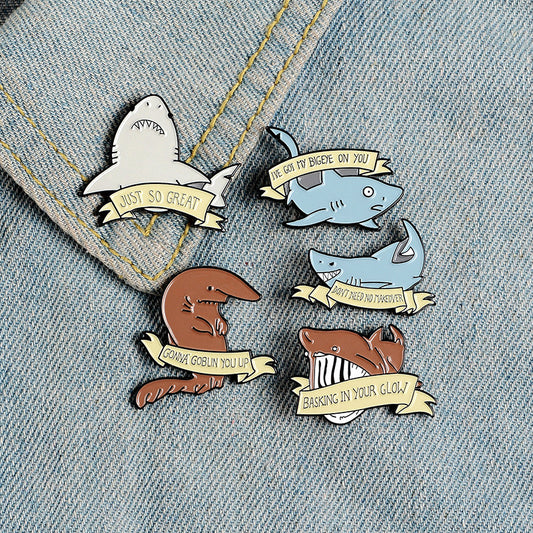 Animal series brooch
