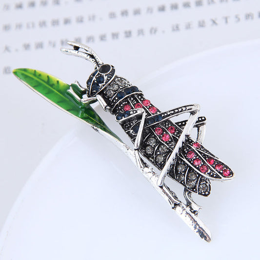 Insect temperament lady brooch brooch