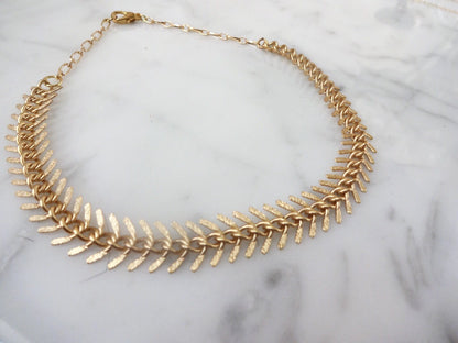 Fishbone Aircraft Chain Necklace Women's Short Necklace