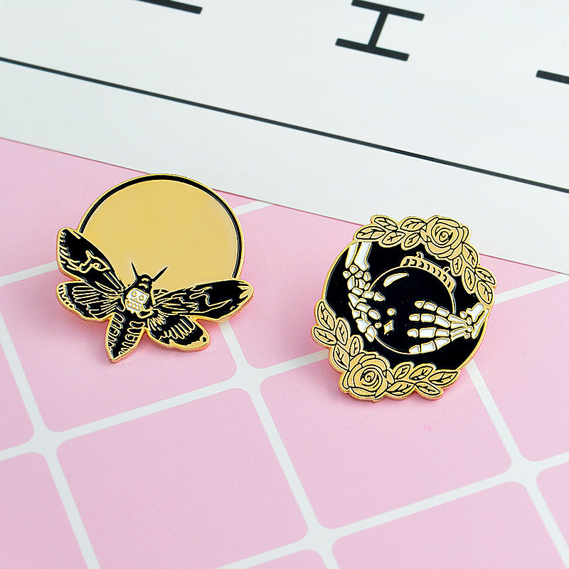 Personalized alloy brooch