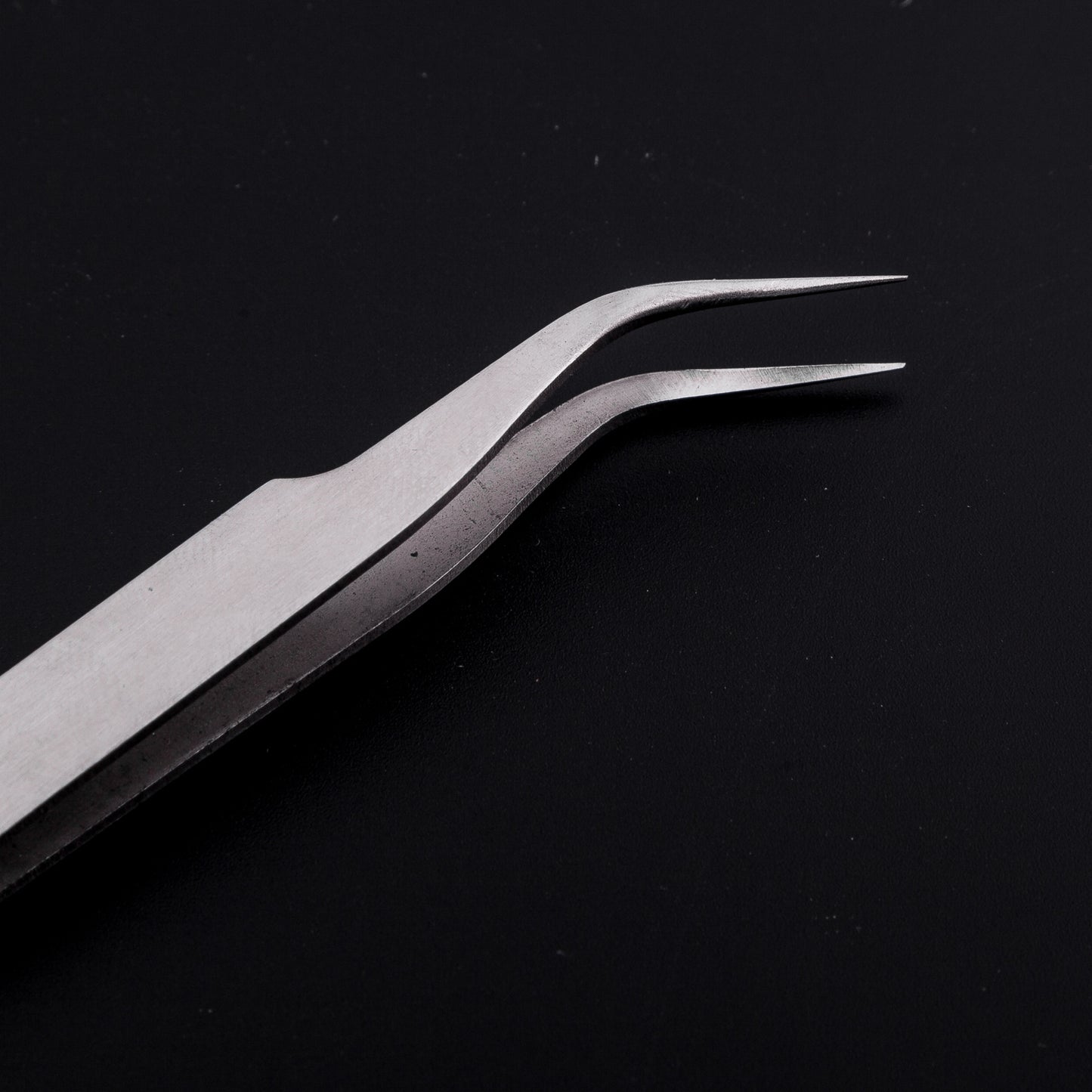 Ordinary elbow acne stainless steel tweezers