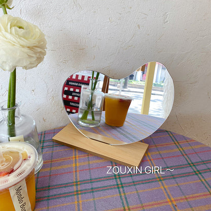 Irregular makeup mirror