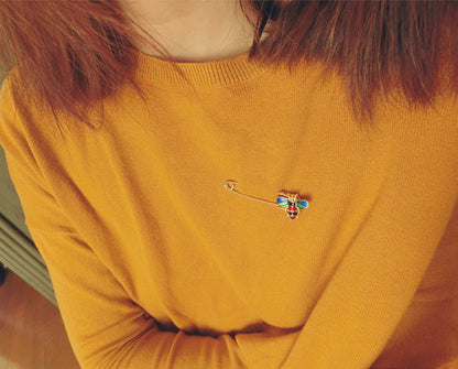 Little bee pin brooch