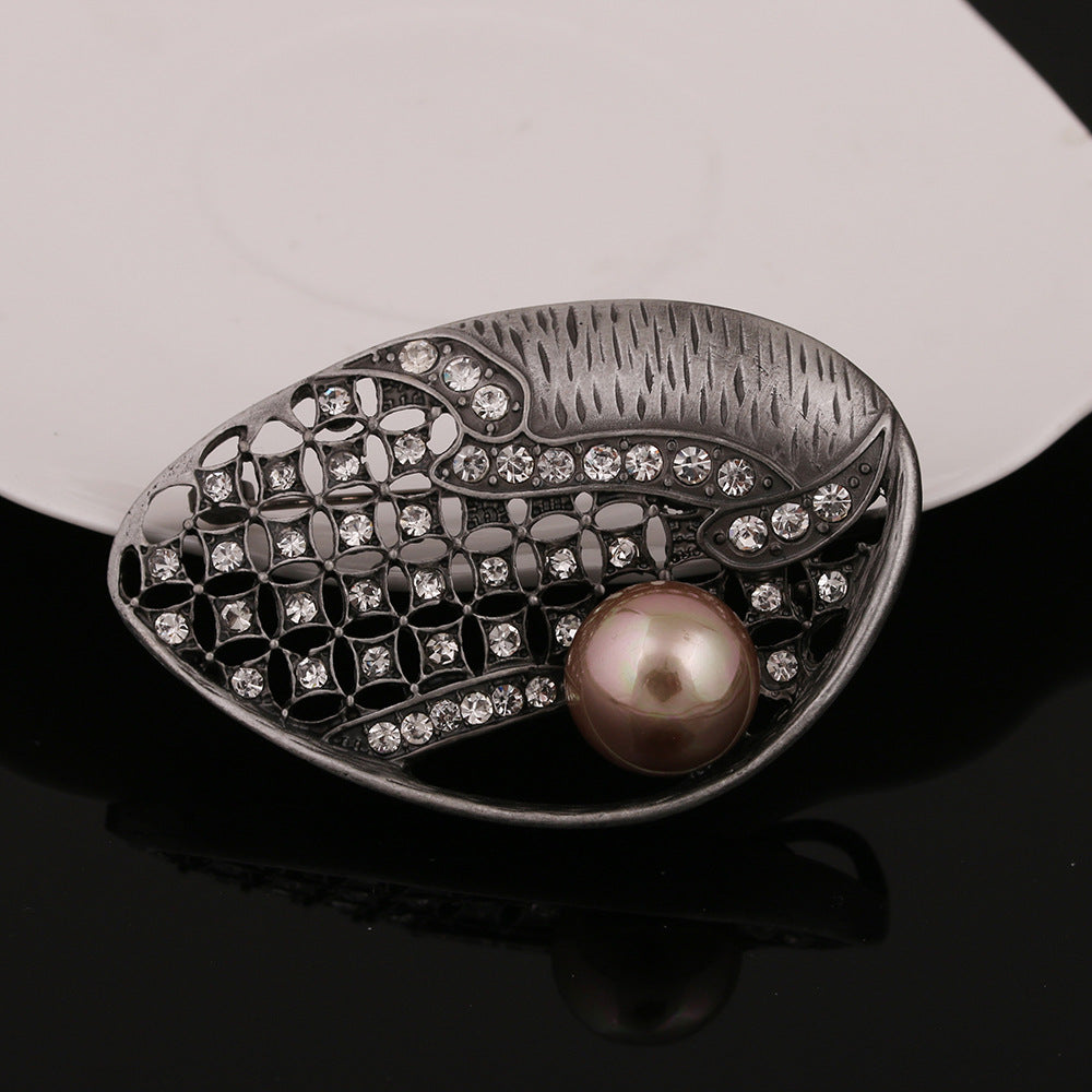 Men's suit brooch