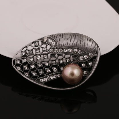 Men's suit brooch