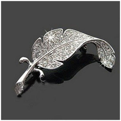 Sweet and full drill leaf brooch