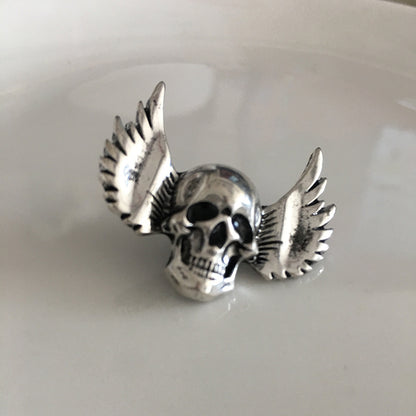European and American ghost brooch pin