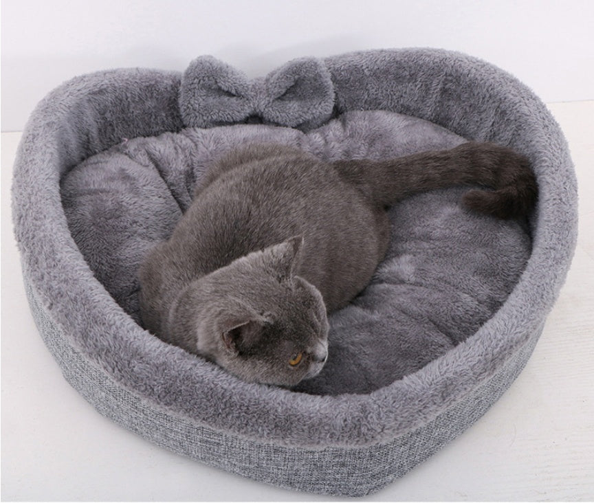 Soft Plush Heart Shaped Cat Bed With Pillow