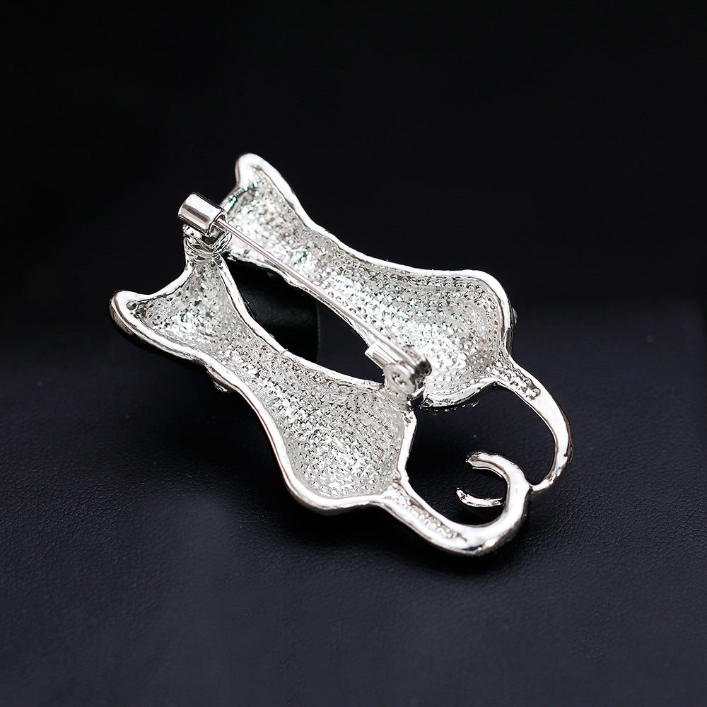 Fashion Black And White Paint Diamond Double Fox Brooch