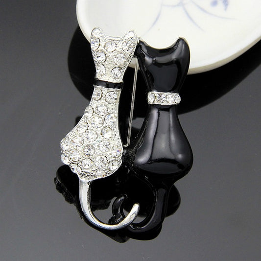 Fashion Black And White Paint Diamond Double Fox Brooch