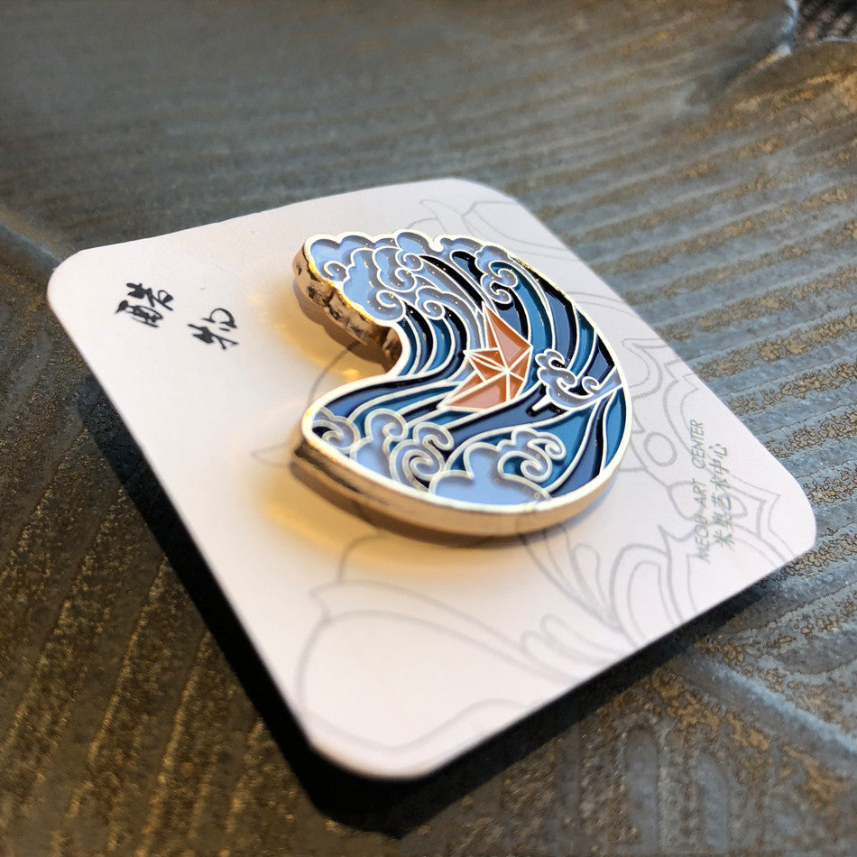 Ride the Wind And Waves Brooch Delicate Blue Metal Brooch Creative Decoration Badge Brooch