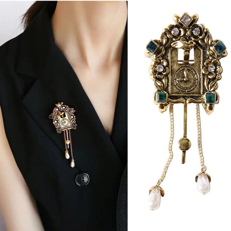 Design Sense Retro Portrait Bird Alarm Clock Brooch Palace Carved Tassel Brooch Long Brooch Female