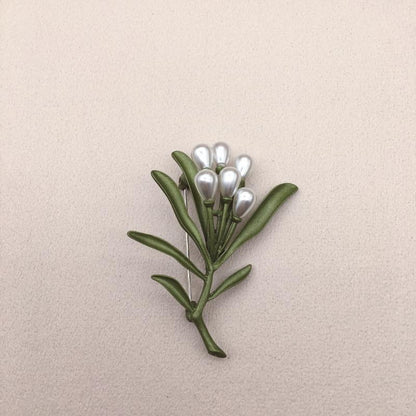 Avocado Green Art Small Fresh Pearl Leaf Brooch