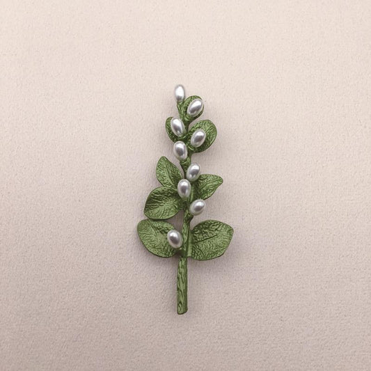 Avocado Green Art Small Fresh Pearl Leaf Brooch