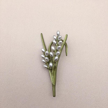 Avocado Green Art Small Fresh Pearl Leaf Brooch