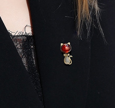 Cute And Fun Cat Elegant Brooch