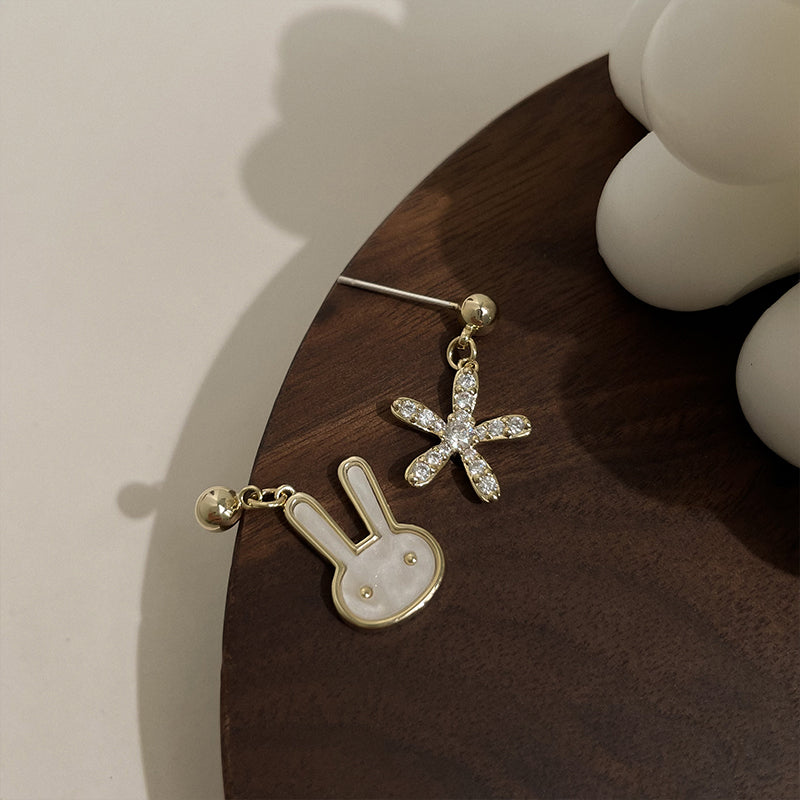 Cute Asymmetric Bunny Earrings Niche Ear Clip