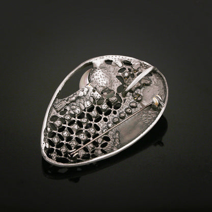 Men's suit brooch