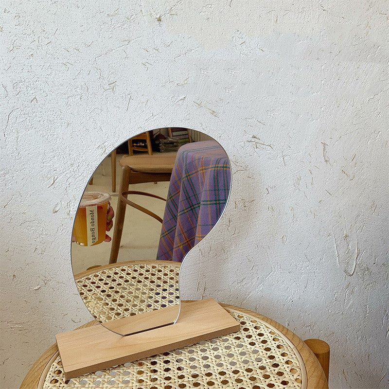 Irregular makeup mirror