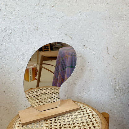 Irregular makeup mirror