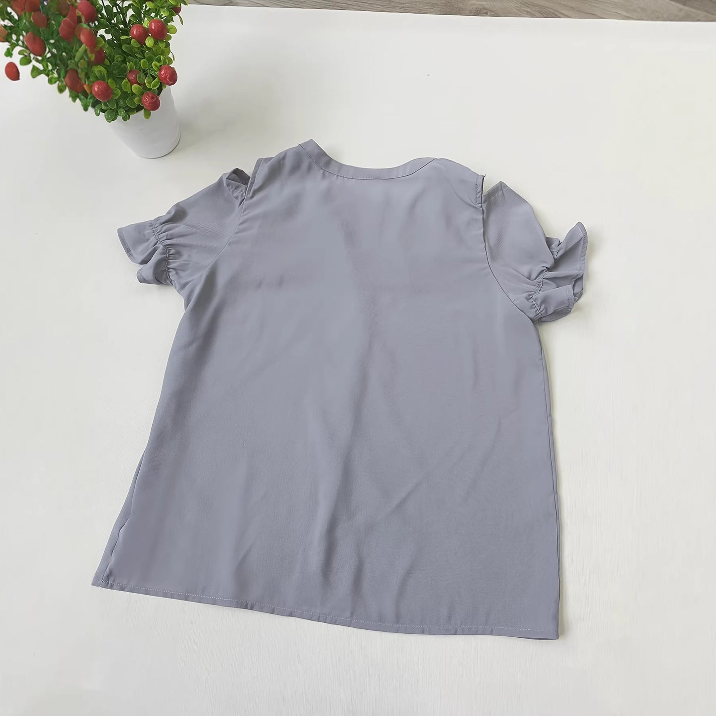 Women's Gray Ruffled-edge Short-sleeve Shirt