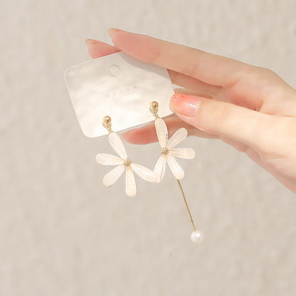 Temperament Flower Earrings Female Daisy Ear Clip