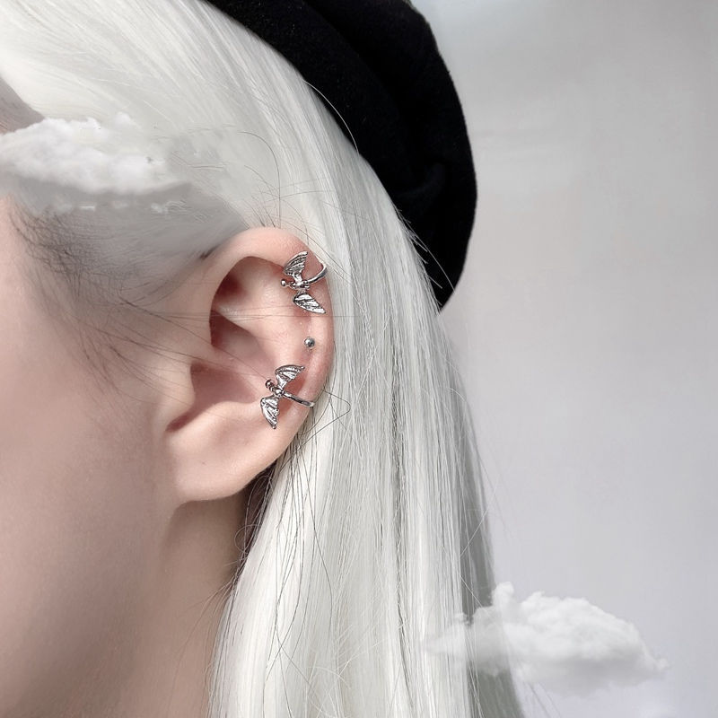 Bat Ear Clip Non-pierced Earrings For Women Cool Personalized Cold Style Punk Handsome Hip Hop Ear Clip Painless Ear Studs