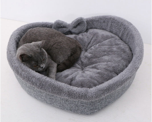 Soft Plush Heart Shaped Cat Bed With Pillow