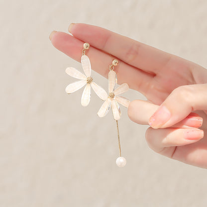 Temperament Flower Earrings Female Daisy Ear Clip