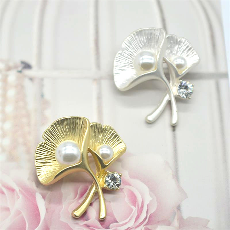 Matte gold ginkgo leaf accessory brooch