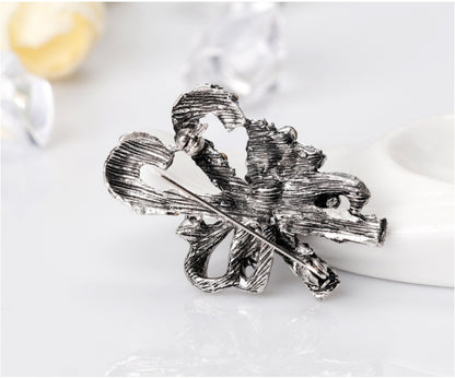 New Retro Personality Creative Christmas Brooch
