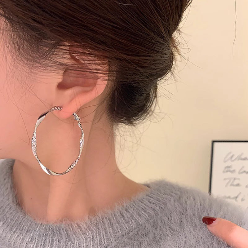 Twisted Ear Ring Metal Cold Style Textured Circle Ear Clip Fashionable Earrings