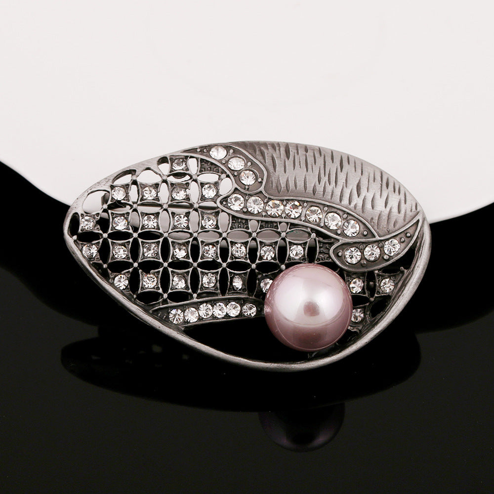Men's suit brooch