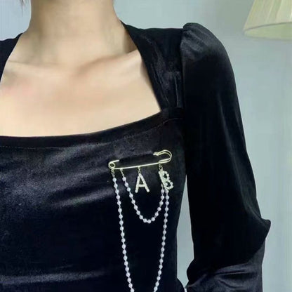 Retro Tassel Pearl Chain Letter Brooch Ins Tide Personality Anti-glare Pin Clothes Accessories