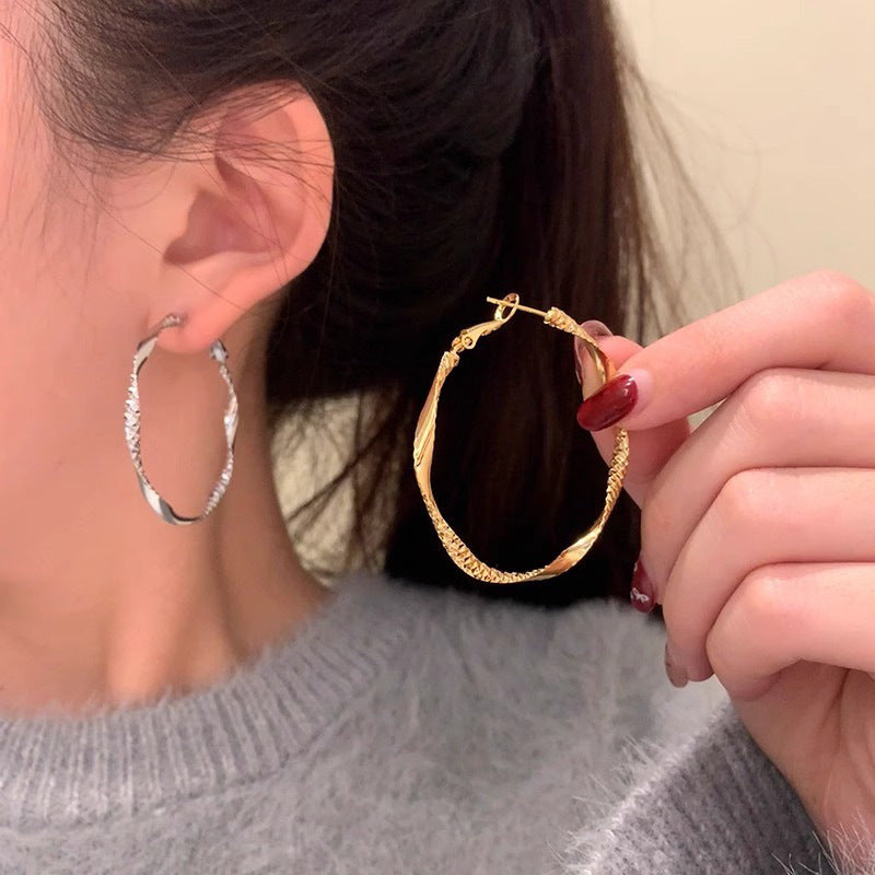 Twisted Ear Ring Metal Cold Style Textured Circle Ear Clip Fashionable Earrings