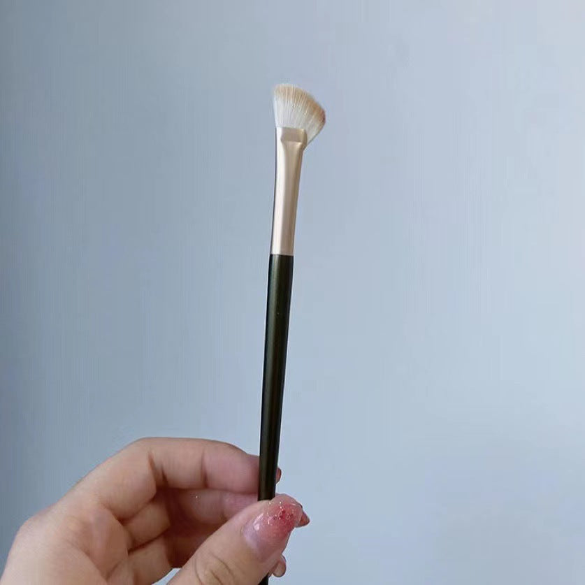 New Half Fan-shaped Nose Shadow Brush Soft Angled Flat Head Noses Contour Smudge Makeup Brushes Highlighter Blush Cosmetics Tool Brush Powder Eyeshadow Novice Portable Makeup Brushes Tools