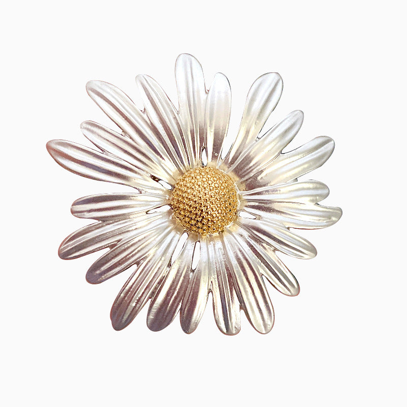 Chic Sweet Daisy Little Bee Brooch Women