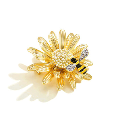 Chic Sweet Daisy Little Bee Brooch Women