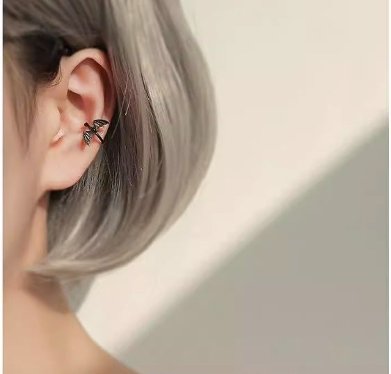Bat Ear Clip Non-pierced Earrings For Women Cool Personalized Cold Style Punk Handsome Hip Hop Ear Clip Painless Ear Studs